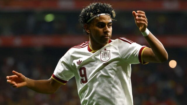 FIFA abre processo disciplinar contra federação espanhola por cantos anti-muçulmanos FIFA abre processo disciplinar contra federação espanhola por cantos anti-muçulmanos