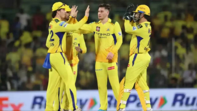 Faixa 'Dosa, idli' gera polêmica: CSK registra reclamação contra DJ Faixa 'Dosa, idli' gera polêmica: CSK registra reclamação contra DJ durante confronto RCB