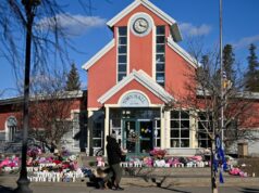 Famílias de vítimas canadenses de tiroteios em massa processam OpenAI, CEO Altman no tribunal dos EUA Yahoo news home