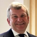 Farage SACKS Reform, porta-voz do setor habitacional, por reclamar que as regulamentações pós-desastre da Torre Grenfell são muito rígidas e 'todo mundo morre no final'