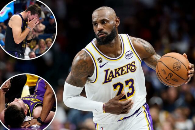 LeBron James controlando a bola durante um jogo do Lakers x Mavericks.