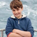 O Príncipe e a Princesa de Gales marcaram o oitavo aniversário de seu filho, o Príncipe Louis, com uma nova fotografia do jovem real esta manhã