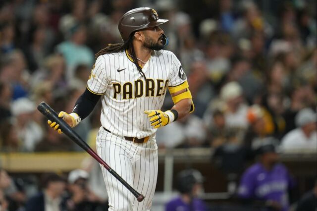 Fernando Tatis Jr., do San Diego Padres, vê seu sacrifício voar.