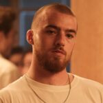 Fez de Angus Cloud foi a 'espinha dorsal' da terceira temporada de 'Euphoria' antes de sua morte porque Sam Levinson 'queria que ele permanecesse limpo' e 'ele precisava de algo pelo qual ansiar'