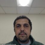 Eissa Seyed Hashemi é filho de Masoumeh Ebtekar, um político do regime iraniano que também atuou como porta-voz durante a crise de reféns no Irã em 1979.