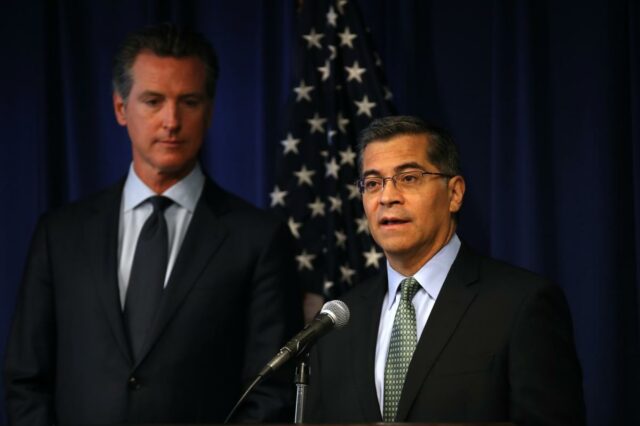 Foguetes favoritos do governador 'azarão' de Newsom em nova pesquisa chocante
