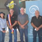 Foi o caso do mestre e de um jovem pistoleiro dominando as tábuas de tosquia