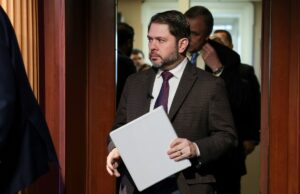 Foto sem camisa de Ruben Gallego com Eric Swalwell reapareceu pela crítica Foto sem camisa de Ruben Gallego com Eric Swalwell reapareceu pela crítica