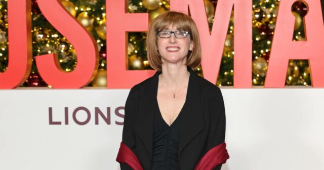 Freida McFadden nega usar IA para escrever livros após revelação de identidade
