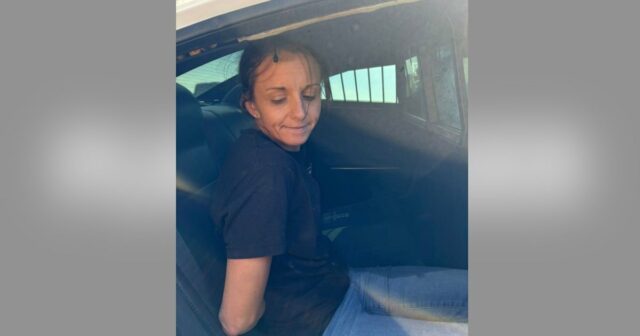 Fugitivo encontrado escondido na ventilação do ar condicionado após quase 2 anos de busca
