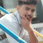 Uma cuidadora de crianças foi libertada após a custódia, supostamente dando um tapa no rosto de duas crianças em idade pré-escolar em um centro de Sydney.