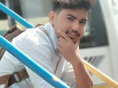 Funcionária de creche acusada de esbofetear crianças em Sydney Uma cuidadora de crianças foi libertada após a custódia, supostamente dando um tapa no rosto de duas crianças em idade pré-escolar em um centro de Sydney.