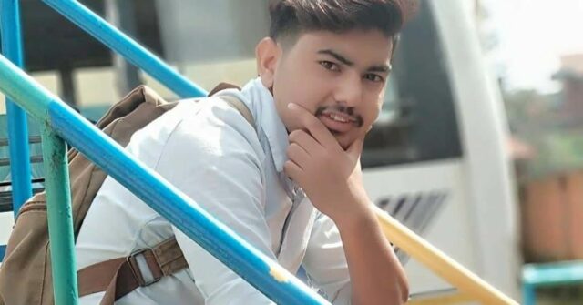 Uma cuidadora de crianças foi libertada após a custódia, supostamente dando um tapa no rosto de duas crianças em idade pré-escolar em um centro de Sydney.