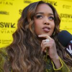 Funcionário do estacionamento de Nova York preso por supostamente perseguir e assediar a cantora HER durante anos