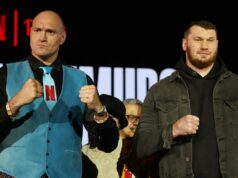 Fury vs Makhmudov: tudo o que você precisa saber sobre a luta de boxe peso pesado ARQUIVO - O britânico Tyson Fury, à direita, dá um soco no ucraniano Oleksandr Usyk durante sua indiscutível luta de boxe pelo campeonato mundial de pesos pesados na Kingdom Arena em Riade, Arábia Saudita, em 19 de maio de 2024. (AP Photo / Francisco Seco, Arquivo)