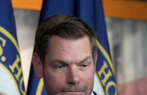 Gabinete do procurador distrital de Manhattan investiga o deputado Eric Swalwell por acusações de agressão sexual Gabinete do procurador distrital de Manhattan investiga o deputado Eric Swalwell por acusações de agressão sexual