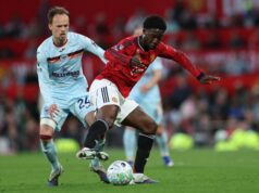 Gary Neville acha que a excelente exibição de Kobbie Mainoo contra o Brentford só foi rivalizada por outro jogador do Man Utd Gary Neville acha que a excelente exibição de Kobbie Mainoo contra o Brentford só foi rivalizada por outro jogador do Man Utd
