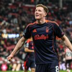 Gary Neville diz que Elliot Anderson é uma das três contratações 'realistas' que o Man Utd deveria fazer neste verão