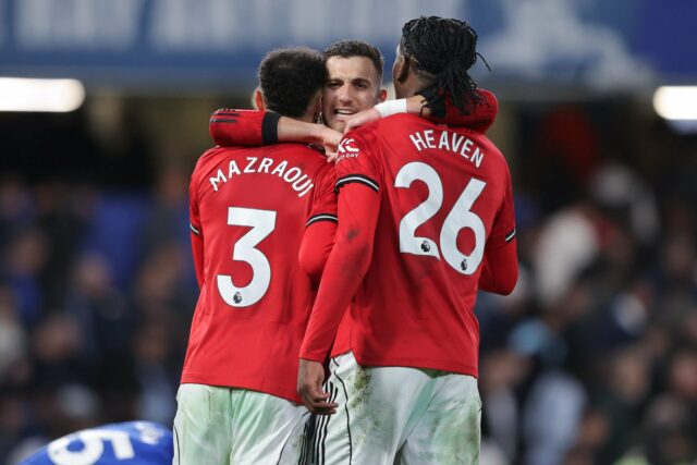 Gary Neville diz que a dupla chave do Man Utd desafiou sua previsão de 'sem chance' de vitória do Man Utd contra o Chelsea
