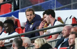 Gary Neville diz que está ‘arrasado’ porque um jogador do Arsenal não está no Man Utd Gary Neville diz que está ‘arrasado’ porque um jogador do Arsenal não está no Man Utd