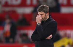 Gary Neville e Paul Scholes destacam o erro tático que impediu Michael Carrick na derrota do Man Utd para o Leeds Gary Neville e Paul Scholes destacam o erro tático que impediu Michael Carrick na derrota do Man Utd para o Leeds