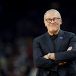 Geno Auriemma se torna viral por chamar Dawn Staley durante o Final Four