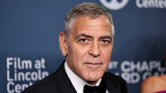 George Clooney denuncia violência política após tiroteio em jantar de correspondentes na Casa Branca: 'Há uma luta que precisa ser vencida contra o ódio'
