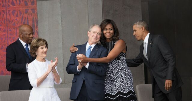Laura Bush, George W. Bush, Michelle Obama e Barack Obama em 2016.