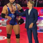 James Bigg, 40, acessou o Instagram com uma declaração enigmática dizendo que foi deixado “enfrentando uma escolha que não estava alinhada com seus valores” (foto com o apresentador Barney Walsh)