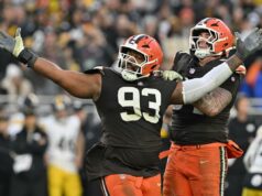 Giants contratam o veterano Shelby Harris em busca de substituir Dexter Lawrence Os Giants estão contratando o veterano defensivo Shelby Harris.