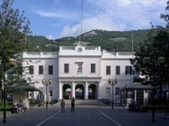 Gibraltar aposta em mercados preditivos para diversificar a economia Uma vista exterior do edifício do Parlamento de Gibraltar.