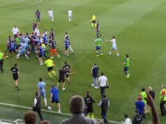 Goleiro do Zaragoza dá soco em jogador e provoca briga em clássico da La Liga 2 Goleiro do Zaragoza dá soco em jogador e provoca briga em clássico da La Liga 2