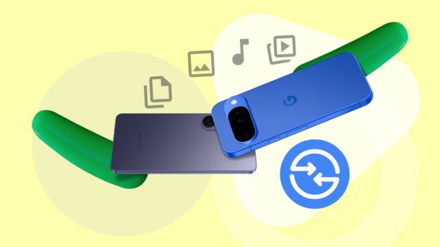 MacBook Pro de 14 polegadas em uma mesa de madeira