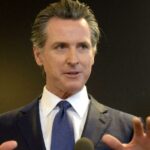 Governadores democratas, incluindo potenciais candidatos presidenciais, participam de grande evento de arrecadação de fundos em Los Angeles