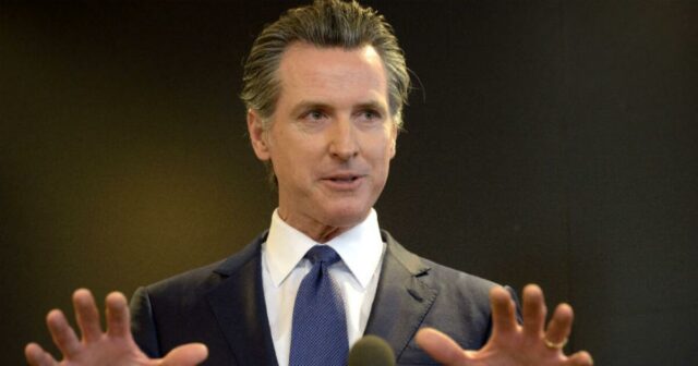 Governadores democratas, incluindo potenciais candidatos presidenciais, participam de grande evento de arrecadação de fundos em Los Angeles
