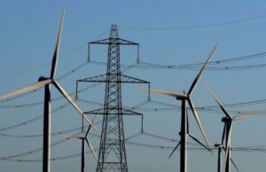 Governo vai propor alterações no preço da eletricidade no esforço de energia limpa Banner fino e verde promovendo o boletim informativo Future Earth com o texto que diz: “As maiores notícias climáticas do mundo na sua caixa de entrada todas as semanas”. Há também o gráfico de um iceberg sobreposto a um padrão circular verde.