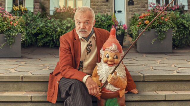 Graham Norton provoca novo game show 'The Neighbourhood', diz Taylor Graham Norton provoca novo game show 'The Neighbourhood', diz Taylor Swift 'Opalite' Cameo foi um sonho que se tornou realidade: 'Ela fez isso acontecer para mim'