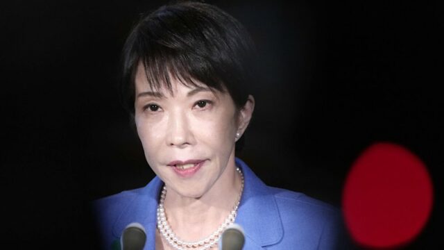 A primeira-ministra do Japão, Sanae Takaichi, disse que o governo criou uma força-tarefa de emergência e apressou os cidadãos nas áreas afetadas a evacuarem para um local seguro.