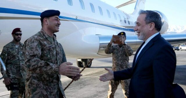 Guerra do Irã ao vivo: Paquistão pressiona por uma nova rodada de negociações de paz EUA-Irã
