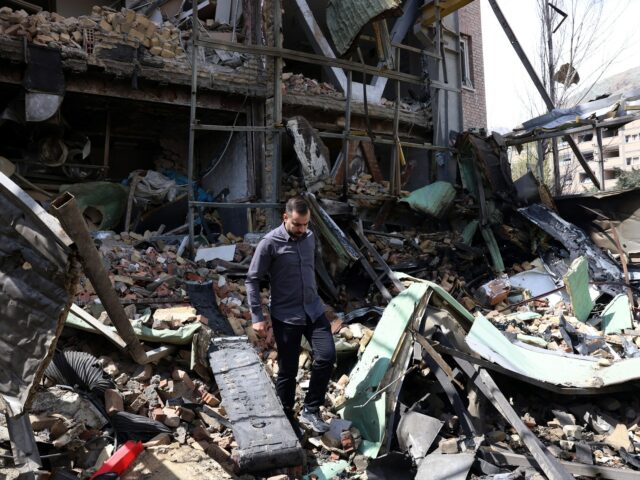 Guerra do Irã ao vivo: Teerã rejeita ultimato de Trump; incêndio no complexo petrolífero do Kuwait
