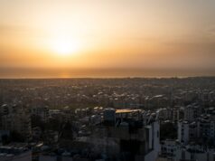 Guerra libanesa deslocada com início do cessar-fogo entre Israel e Hezbollah Guerra libanesa deslocada com início do cessar-fogo entre Israel e Hezbollah