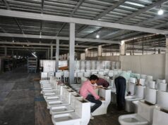 Guerra no Irã força perda de empregos e inverte migração no centro cerâmico da Índia Cerâmica indiana Morbi