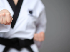 Gurnoor Kaur se torna o mais jovem faixa preta de Taekwondo em Jammu e Caxemira Gurnoor Kaur se torna o mais jovem faixa preta de Taekwondo em Jammu e Caxemira