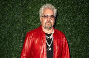 Guy Fieri diz que os competidores sofrem de TEPT no ‘Torneio dos Campeões’ guy fieri