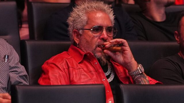 Guy Fieri responde à reação negativa por conhecer Tate Brothers Guy Fieri responde à reação negativa por conhecer Tate Brothers em evento do UFC: 'Eu não os conheço' e nem os apóio de forma alguma'
