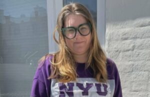 HOJE Makeover transforma a mãe na ‘It Girl’ de Nova York, ela ‘sempre se sentiu por dentro’ Courtney cortou o cabelo em um estilo moderno e tingiu para sua reforma.