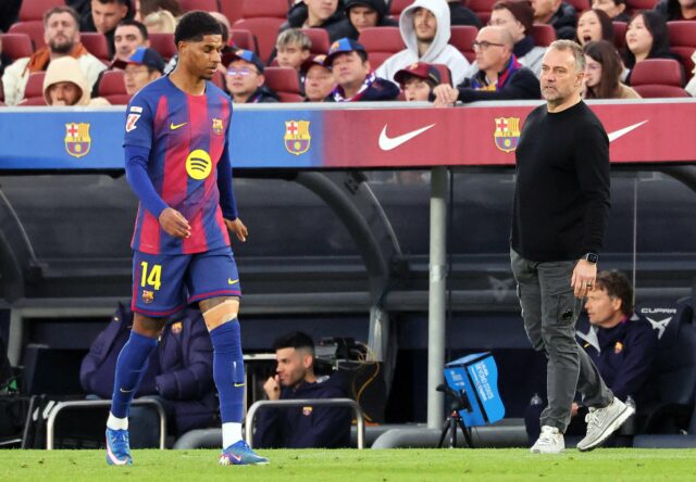 Hansi Flick quebra o silêncio sobre a situação de Marcus Rashford depois que gol contra o Atlético dá vitória ao Barcelona
