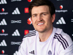 Harry Maguire assina um novo contrato de curto prazo com o Manchester United Harry Maguire assina um novo contrato de curto prazo com o Manchester United