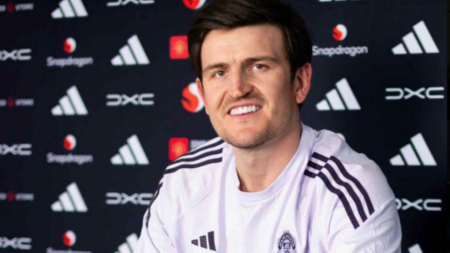 Harry Maguire assina um novo contrato de curto prazo com Harry Maguire assina um novo contrato de curto prazo com o Manchester United