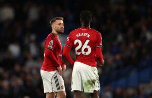 Michael Carrick quase não atuou na defesa que brilhou contra o Chelsea, alternativa foi bem pior Harry Maguire e Luke Shaw reagem ao desempenho de Ayden Heaven no Man Utd x Chelsea